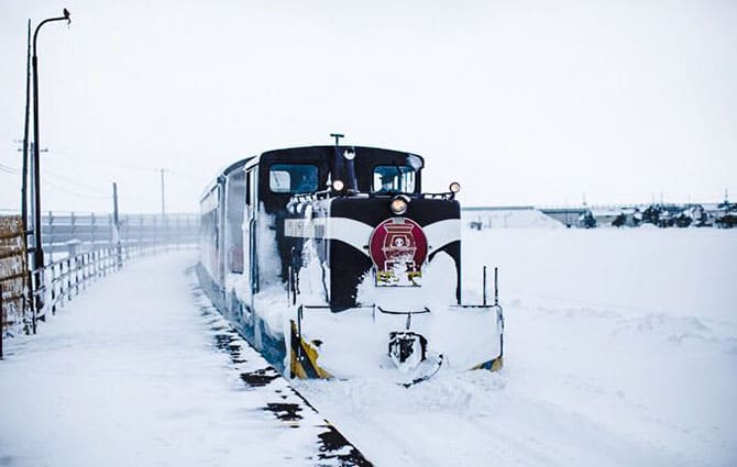 津輕鐵路 暖爐列車（運行期間：每年12月~3月）