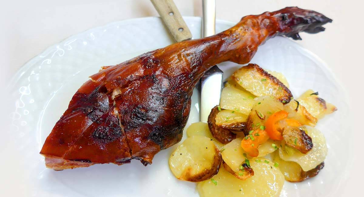 西班牙烤乳豬店