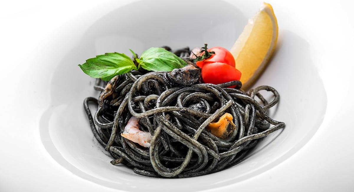 海鮮墨魚麵餐館