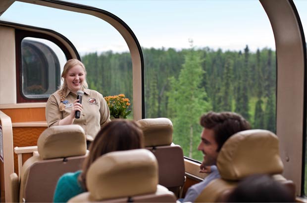 阿拉斯加獨特的雙層景觀火車