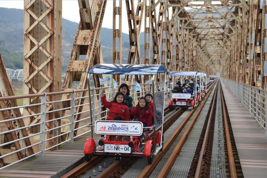 
                                                                                                        金海洛東江鐵路自行車
                                                                                                        