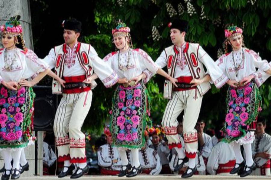 
                                                                                                        保加利亞傳統民族舞蹈
                                                                                                        